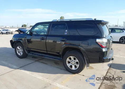 2018 Toyota 4Runner Sr5 Premium z USA, uszkodzony, nr VIN JTEBU5JR0J5553450